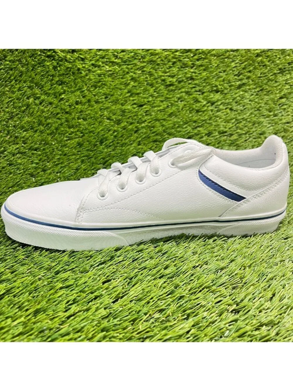 Vans Seldan Low Womens Size 11 White Blue Athletic Leather Skate Shoes Sneakers